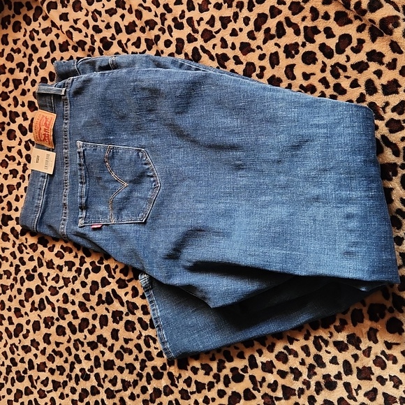 NWT DISTRESSED Levi's 711 Skinny Jeans - Picture 4 of 5